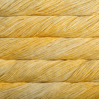 Close-up of beige yarn strands